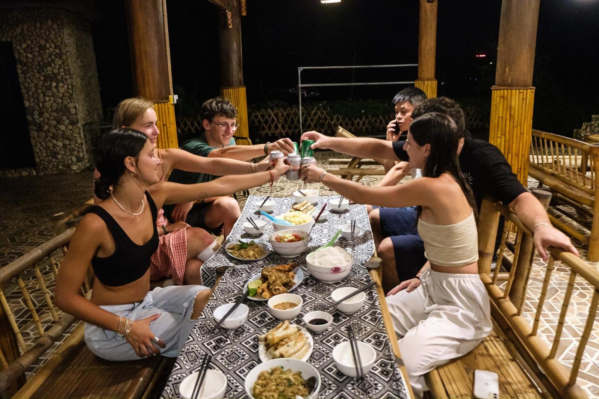 Nha Tan - Mai Chau Homestay And Tours Exterior photo