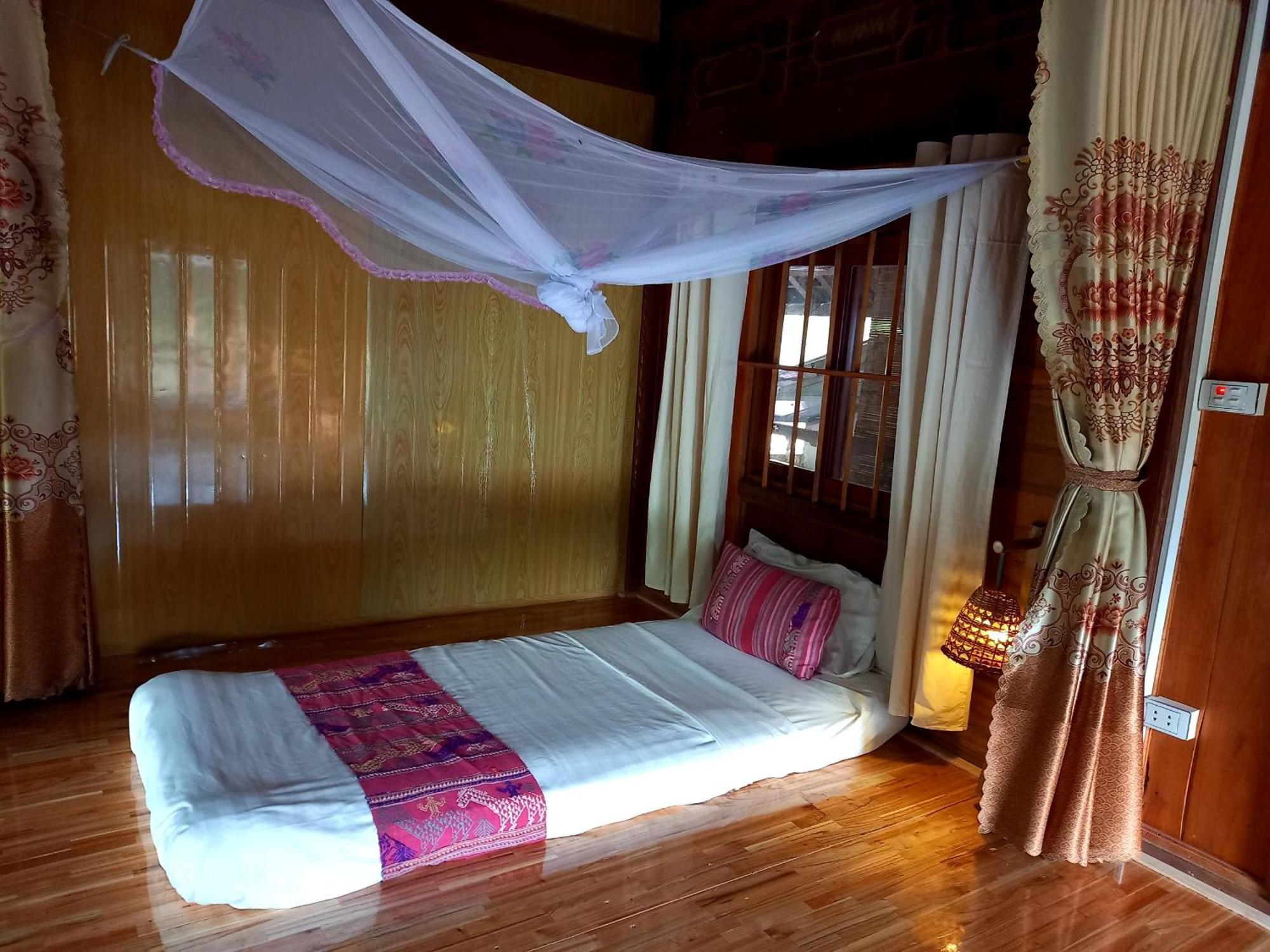 Nha Tan - Mai Chau Homestay And Tours Exterior photo
